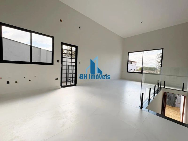 Casa com 3 quartos — Trevo, Belo Horizonte