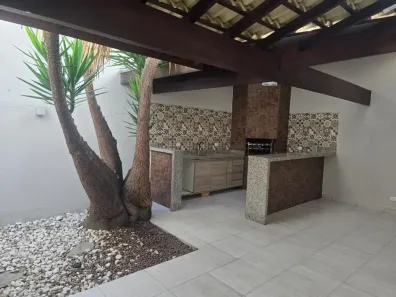 Casa de Condomínio com 3 Quartos para alugar, 100m² no Loteamento Villa Branca, Jacareí