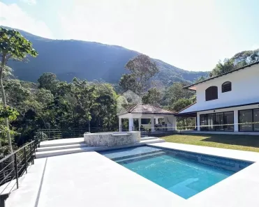 Casa com 5 Quartos à venda, 246m² no Araras, Petrópolis