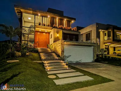 Casa de Condomínio com 3 Quartos à venda, 400m² no Vila Nova, Porto Alegre