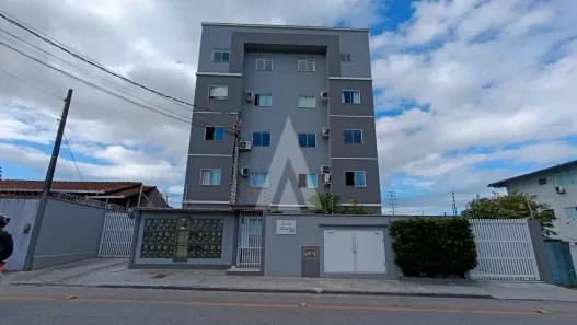 Apartamento com 2 Quartos para alugar, 56m² no Iririú, Joinville
