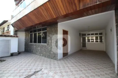 Sobrado com 3 Quartos à venda, 249m² no Pechincha, Rio de Janeiro