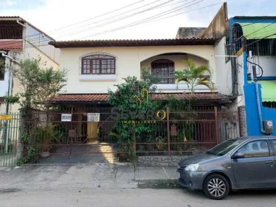 Casa com 3 Quartos à venda, 222m² no Centro, São Gonçalo