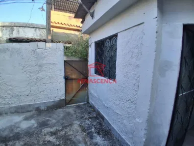Casa com 1 Quarto para alugar, 30m² no Turiaçu, Rio de Janeiro