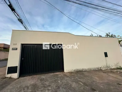 Casa com 2 Quartos para alugar, 75m² no Planalto, Montes Claros