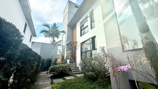 Casa de Condomínio com 3 Quartos à venda, 397m² no América, Joinville