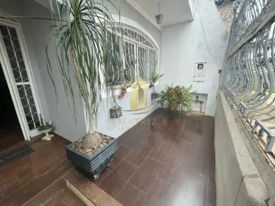 Sobrado com 3 Quartos à venda, 172m² no Vila Nicácio, Franca