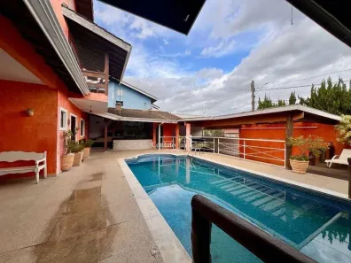 Sobrado com 4 Quartos à venda, 350m² no Vila Petrópolis, Atibaia