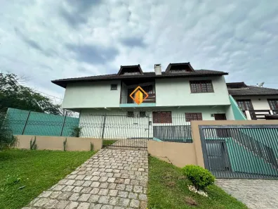 Sobrado com 4 Quartos para alugar, 200m² no Capão da Imbuia, Curitiba