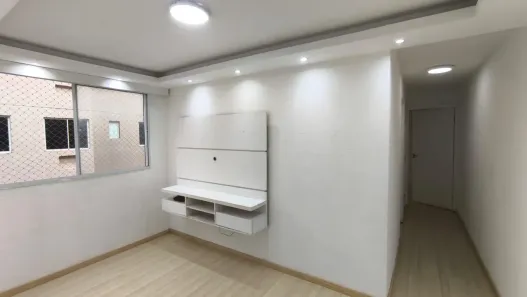 Apartamento com 2 Quartos para alugar, 45m² no Santa Cruz, Rio de Janeiro