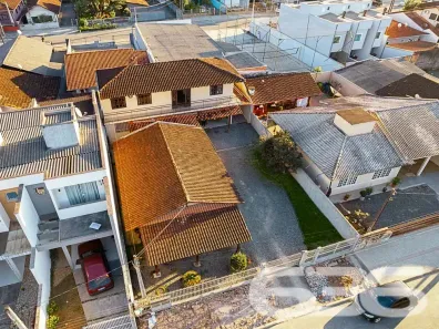 Sobrado com 5 Quartos à venda, 200m² no Aventureiro, Joinville