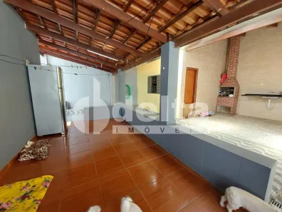 Casa com 3 Quartos à venda, 180m² no Granada, Uberlândia
