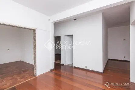 Casa com 3 Quartos à venda, 270m² no Passo da Areia, Porto Alegre