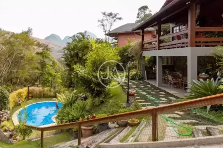 Casa com 6 Quartos à venda, 257m² no Araras, Petrópolis