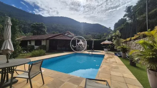Casa com 4 Quartos à venda, 256m² no Pedro do Rio, Petrópolis
