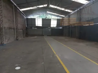 Galpão/Depósito/Armazém para alugar, 750m² no Parque Laguna, Taboão da Serra