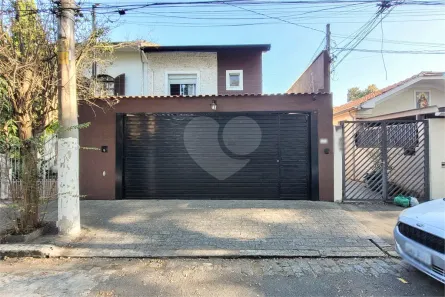 Casa com 3 Quartos à venda, 240m² no Vila Cordeiro, São Paulo