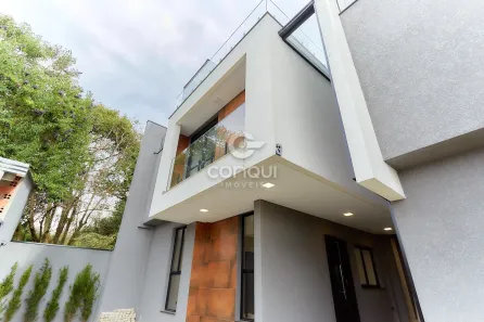 Sobrado com 3 Quartos à venda, 135m² no Uberaba, Curitiba