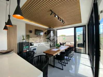 Casa de Condomínio com 3 Quartos à venda, 200m² no Laranjeiras, Uberlândia