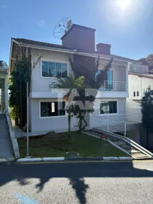 Casa de Condomínio com 3 Quartos para alugar, 240m² no Ariribá, Balneário Camboriú