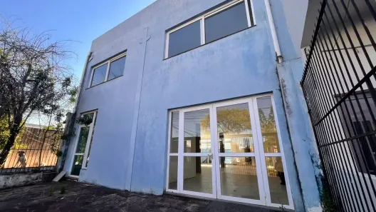 Ponto Comercial com 2 Quartos para alugar, 550m² no Santa Maria Goretti, Porto Alegre