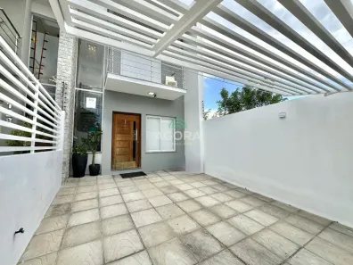 Casa com 2 Quartos para alugar, 92m² no Estância Velha, Canoas