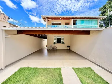 Casa com 3 Quartos à venda, 180m² no Parque Xangri-Lá, Contagem