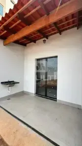 Casa com 2 Quartos à venda, 65m² no Novo Mundo, Uberlândia