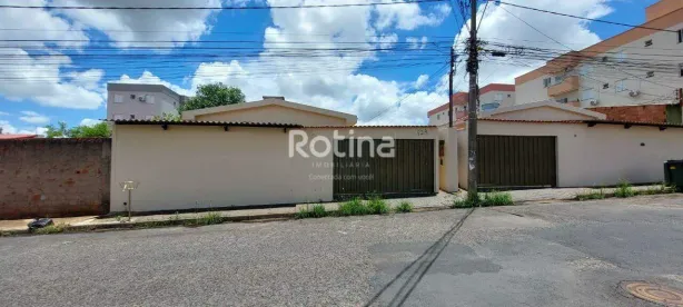 Casa com 2 Quartos para alugar, 90m² no Santa Mônica, Uberlândia