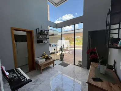 Casa de Condomínio com 3 Quartos à venda, 230m² no Vila Eny, Botucatu