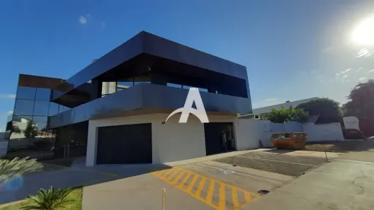 Sala Comercial para alugar, 123m² no Jardim Karaíba, Uberlândia