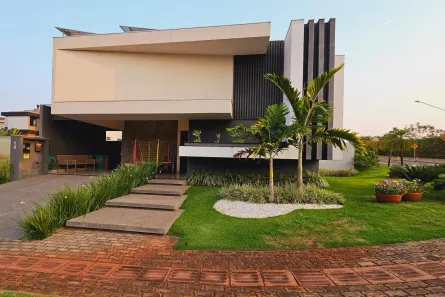 Casa de Condomínio com 5 Quartos à venda, 248m² no Jardim Veraneio, Campo Grande