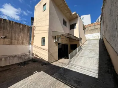Imóvel Comercial com 1 Quarto para alugar, 230m² no Estoril, Belo Horizonte