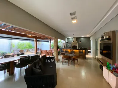 Casa com 3 Quartos à venda, 200m² no Jardim Karaíba, Uberlândia