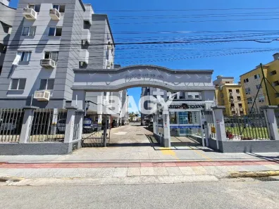 Apartamento com 2 Quartos para alugar, 52m² no Areias, São José