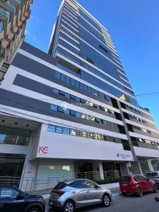 Sala Comercial à venda, 107m² no Meia Praia, Itapema