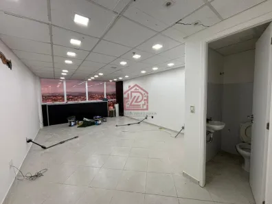 Sala Comercial para alugar, 29m² no Imbetiba, Macaé