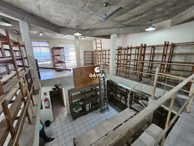 Prédio Comercial à venda, 304m² no Vila Mathias, Santos