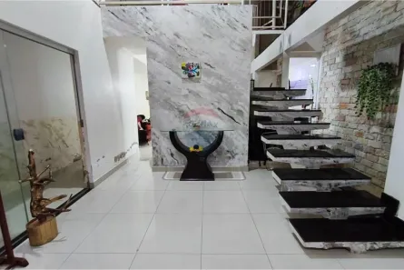 Sobrado com 3 Quartos à venda, 277m² no Núcleo Bandeirante, Brasília
