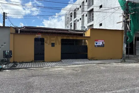Casa com 4 Quartos à venda, 241m² no Val-de-Cães, Belém