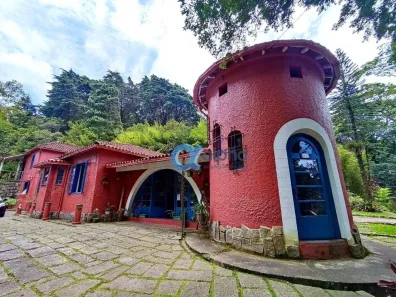 Casa com 6 Quartos à venda, 237m² no Quitandinha, Petrópolis