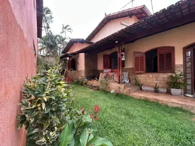 Casa com 8 Quartos à venda, 330m² no Araguaia, Belo Horizonte