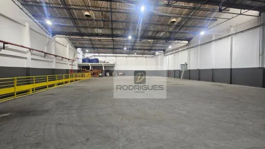 Galpão/Depósito/Armazém à venda, 2000m² no Conceição, Diadema