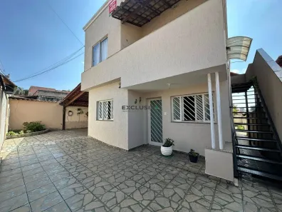 Casa com 4 Quartos à venda, 360m² no Fonte Grande, Contagem