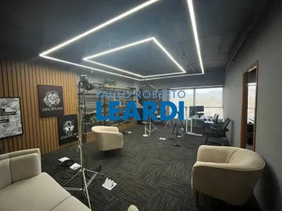 Sala Comercial para alugar, 115m² no Green Valley Alphaville, Barueri