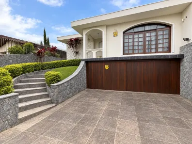 Casa com 4 Quartos à venda, 330m² no Guabirotuba, Curitiba
