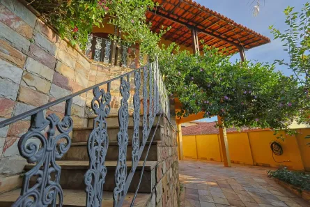 Casa com 5 Quartos à venda, 225m² no Paraíso, Belo Horizonte