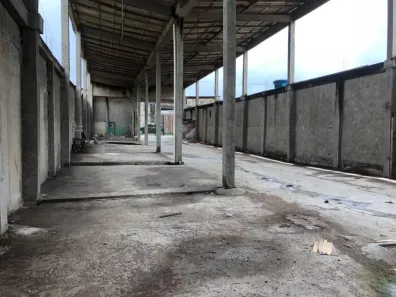 Galpão/Depósito/Armazém para alugar, 550m² no Vista Alegre, São Gonçalo