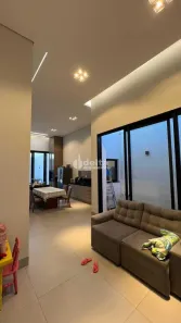 Casa com 4 Quartos à venda, 170m² no Novo Mundo, Uberlândia