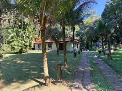 Fazenda/Sítio com 4 Quartos à venda, 445m² no Limoeiro, Guapimirim